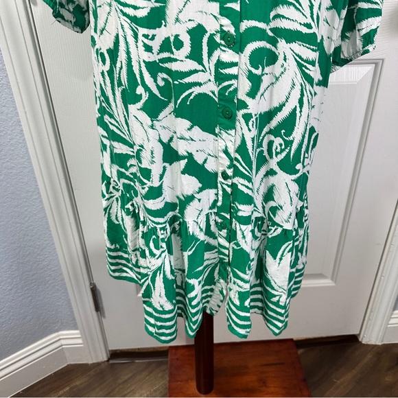 Mlle Gabrielle Size 2X Green White Patterned Ruffle Hem Shift Dress midi Resort - Picture 4 of 13